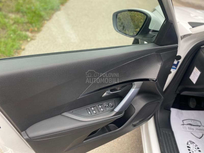 Peugeot 2008 1.2 ALLURE VIRT