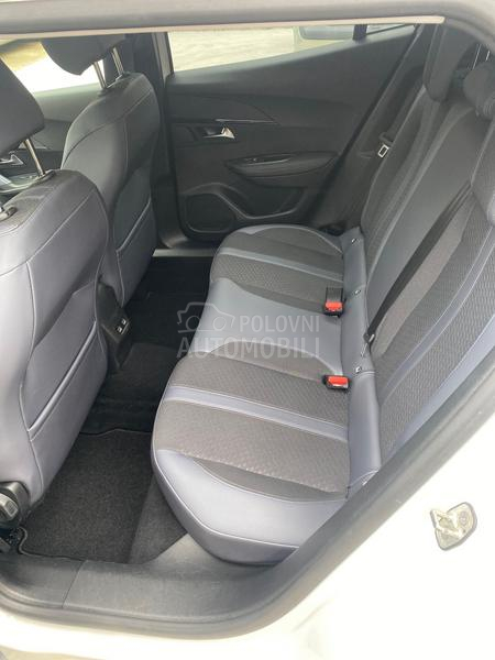 Peugeot 2008 1.2 ALLURE VIRT