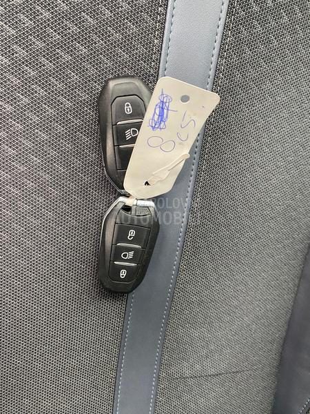 Peugeot 2008 1.2 ALLURE VIRT