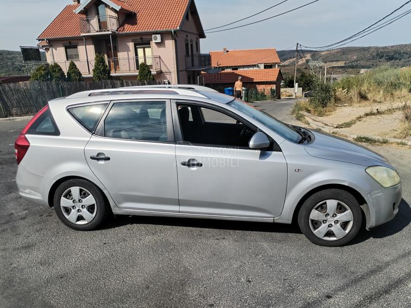 Kia cee`d sw 