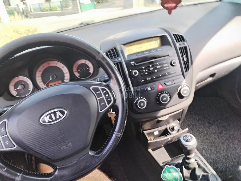 Kia cee`d sw 
