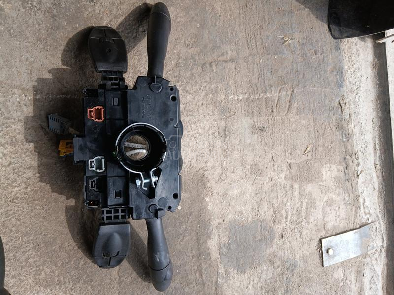 rucice pevgot i kompijuter 1,6