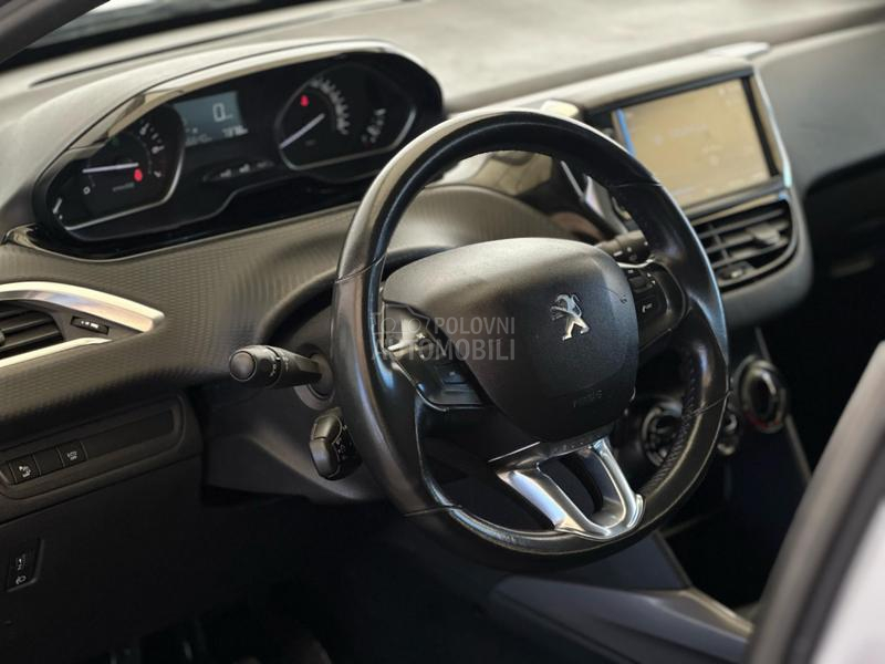 Peugeot 2008 1.2 B