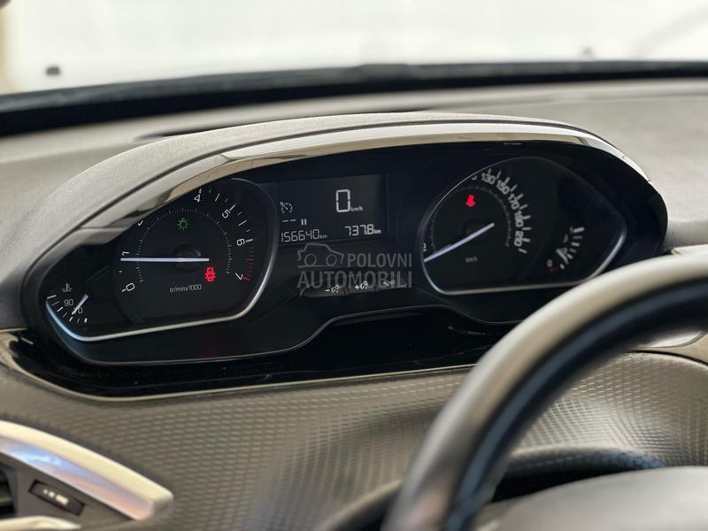 Peugeot 2008 1.2 B