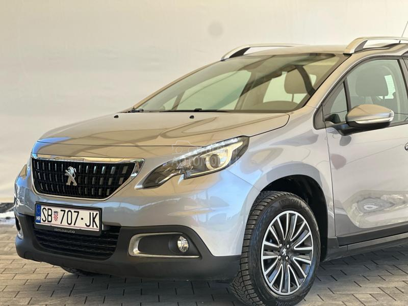 Peugeot 2008 1.2 B
