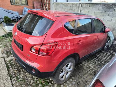 ceo auto za delove za Nissan Qashqai za 2007. god.