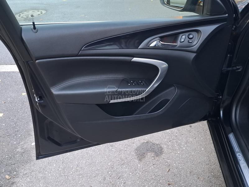 Opel Insignia 2.0CDTI COSMO NAVY