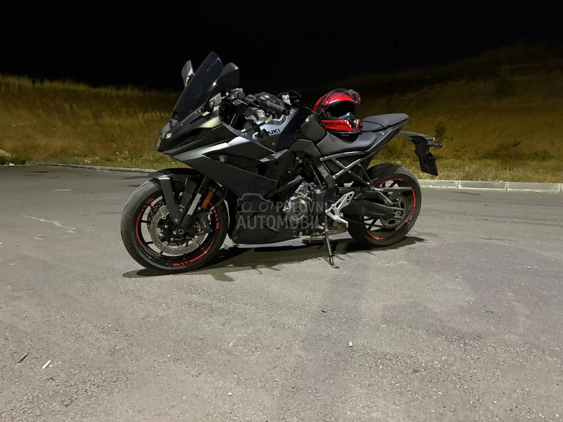 Suzuki GSX8R