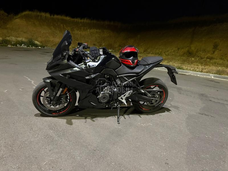 Suzuki GSX8R