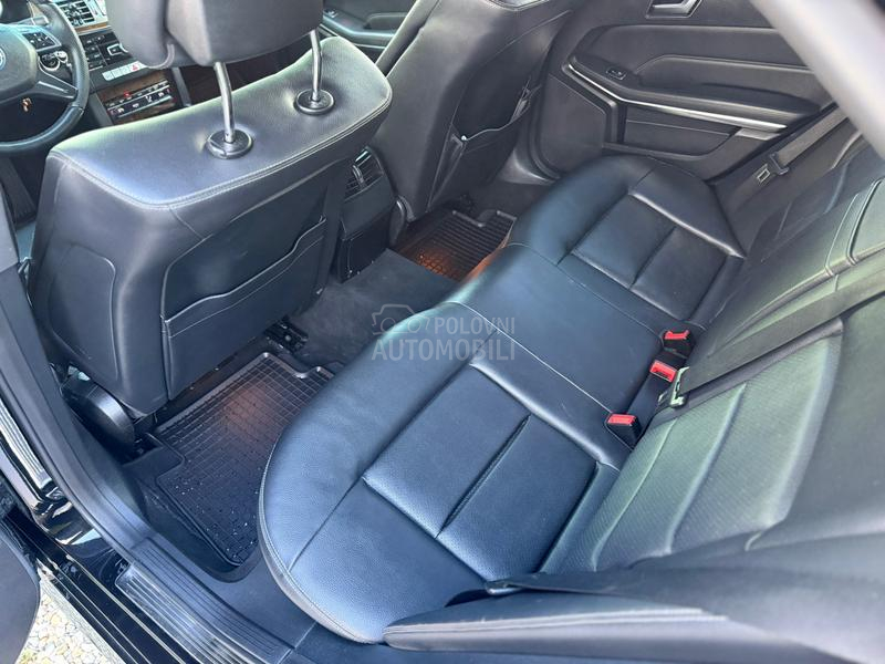 Mercedes Benz E 300 