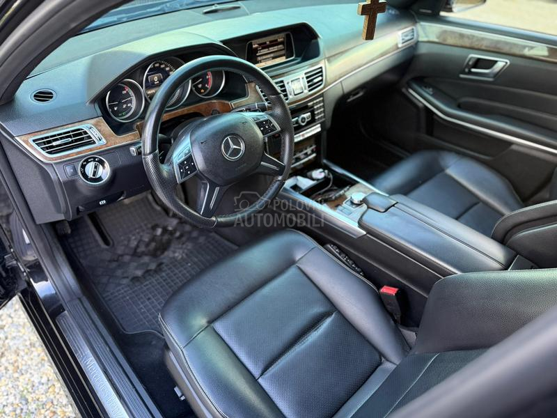 Mercedes Benz E 300 