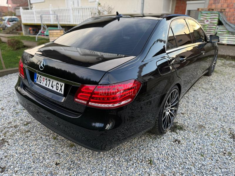 Mercedes Benz E 300 