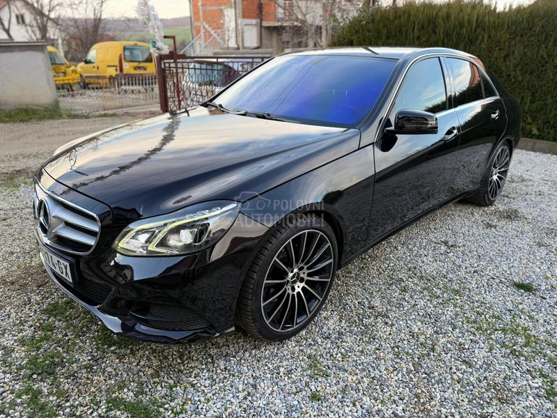 Mercedes Benz E 300 