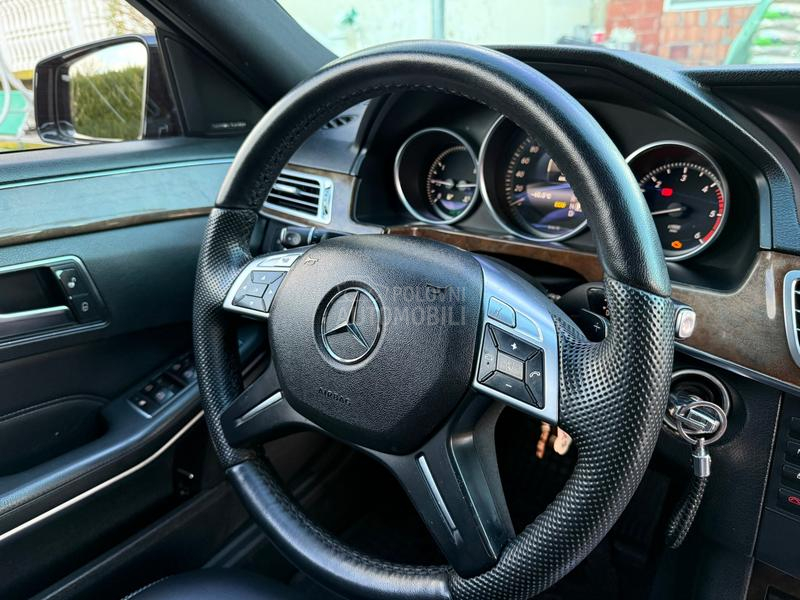 Mercedes Benz E 300 