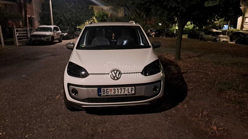 Volkswagen up! CROSS