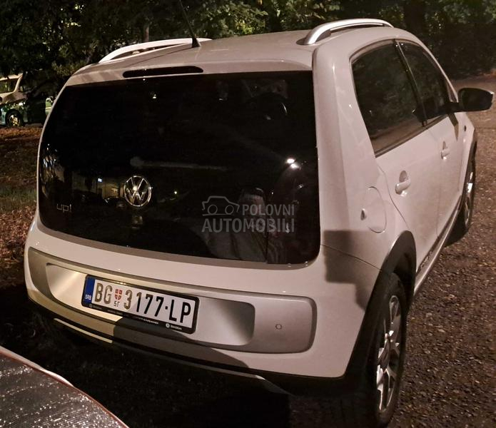 Volkswagen up! CROSS
