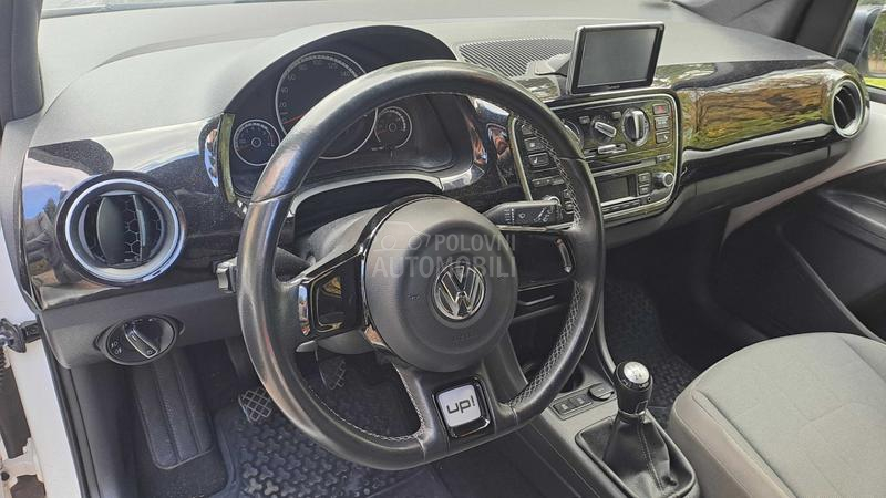 Volkswagen up! CROSS