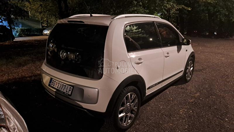 Volkswagen up! CROSS