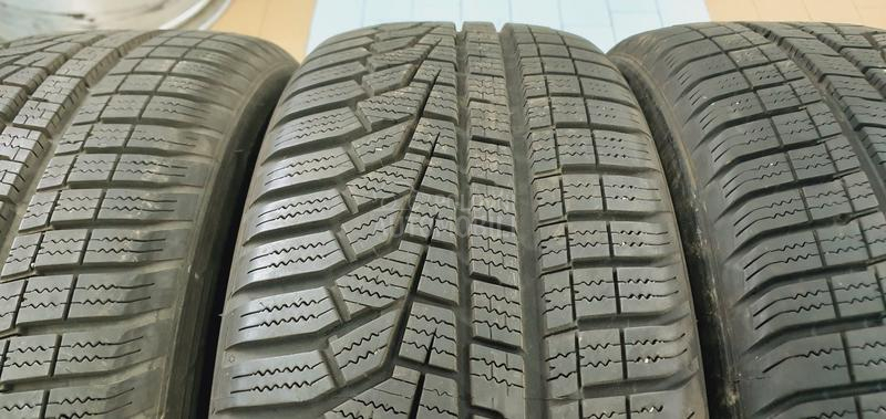Hankook 205/55 R17 Zimska