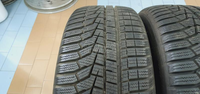 Hankook 205/55 R17 Zimska