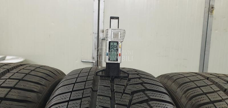 Hankook 205/55 R17 Zimska