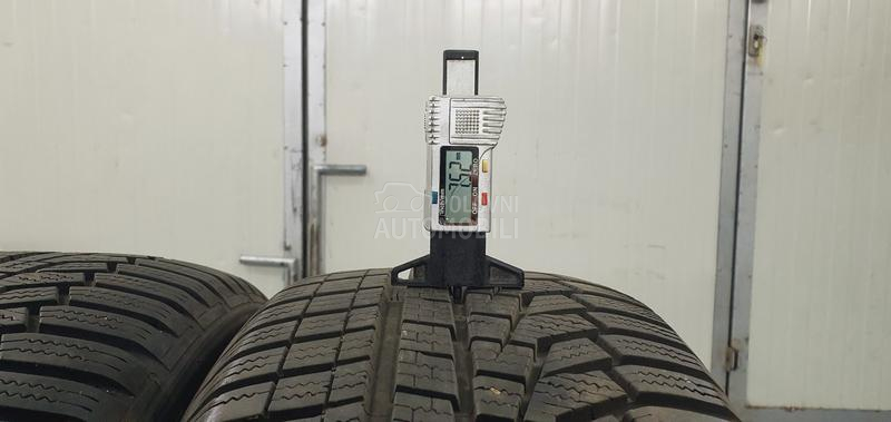 Hankook 205/55 R17 Zimska