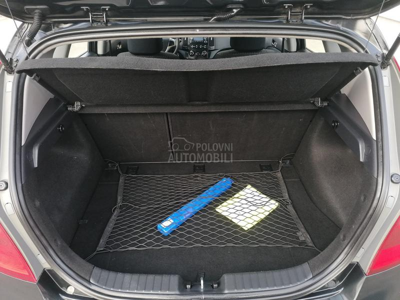 Hyundai i30 1.6i ILIKE LINE CH