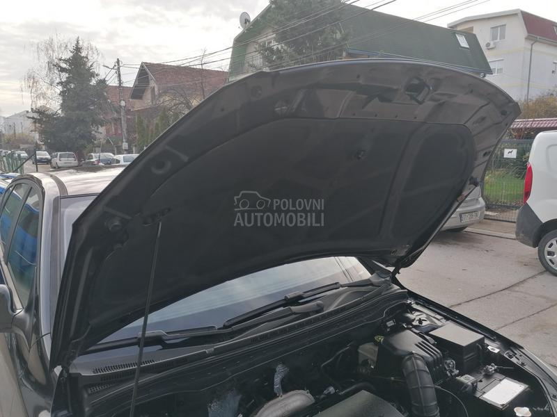 Hyundai i30 1.6i ILIKE LINE CH