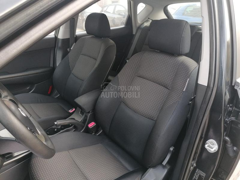 Hyundai i30 1.6i ILIKE LINE CH