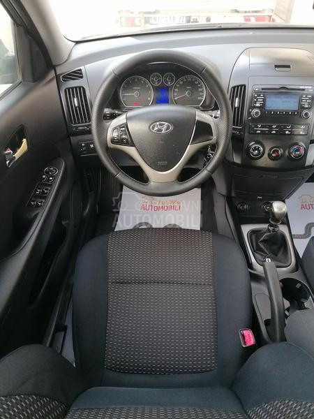 Hyundai i30 1.6i ILIKE LINE CH