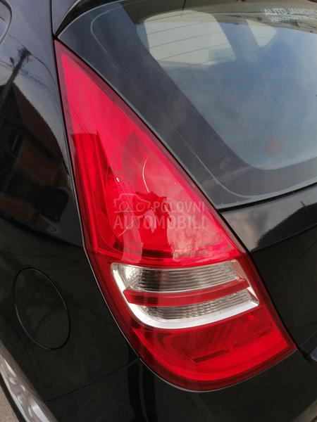 Hyundai i30 1.6i ILIKE LINE CH