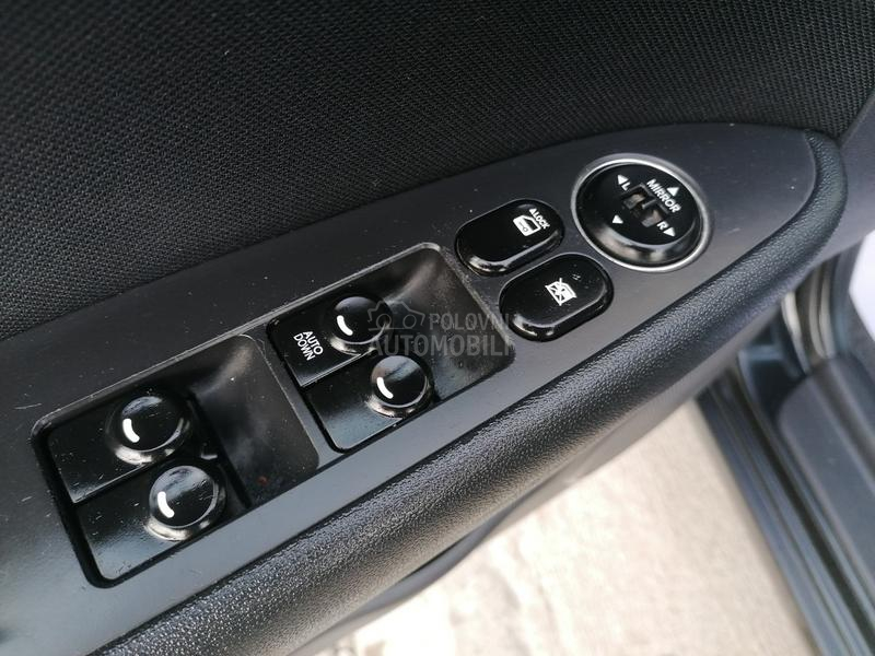 Hyundai i30 1.6i ILIKE LINE CH