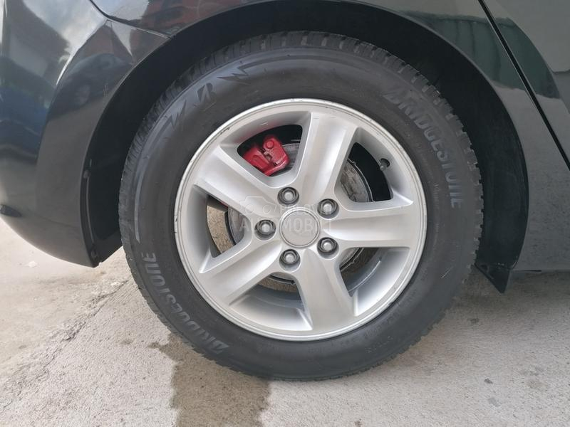 Hyundai i30 1.6i ILIKE LINE CH