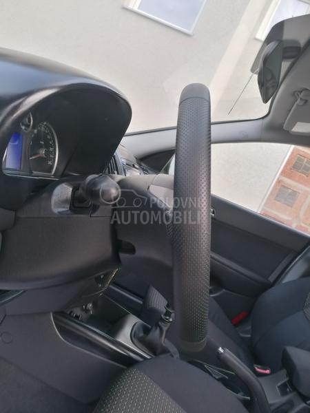 Hyundai i30 1.6i ILIKE LINE CH