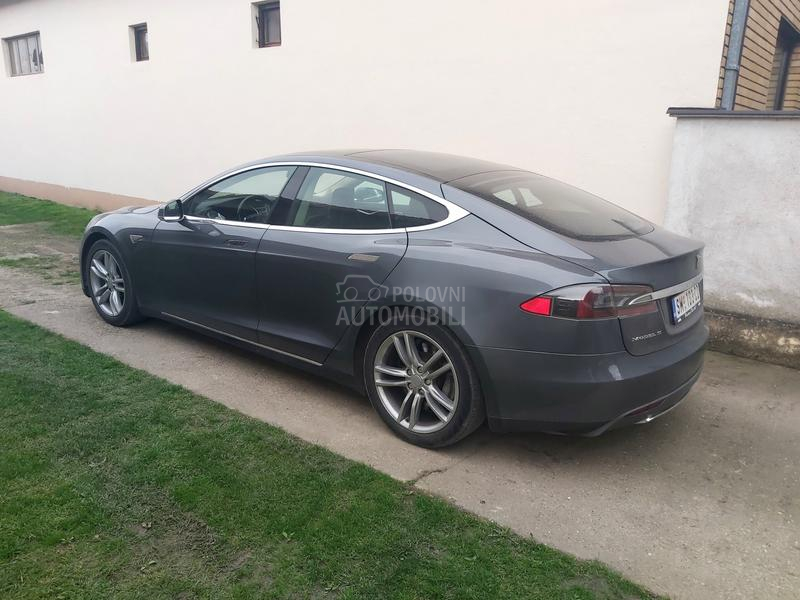 Tesla Model S 85BESPLATNO PUNJENJE