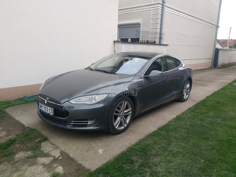 Tesla Model S 85BESPLATNO PUNJENJE