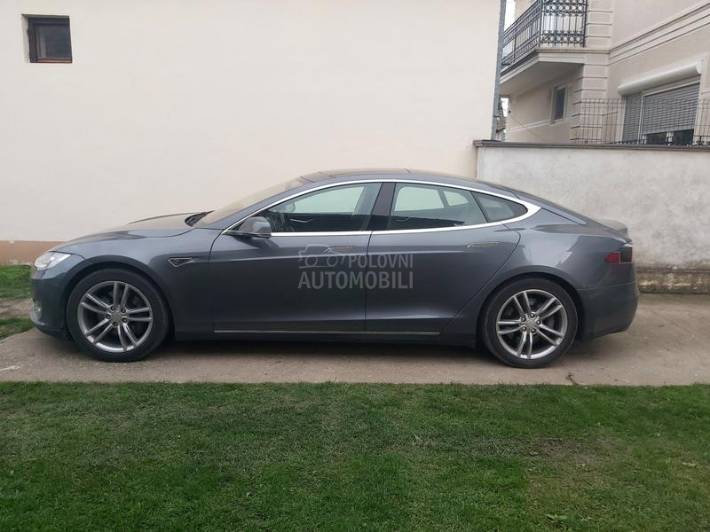 Tesla Model S 85BESPLATNO PUNJENJE