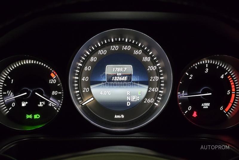 Mercedes Benz E 220 cdi 132000kim