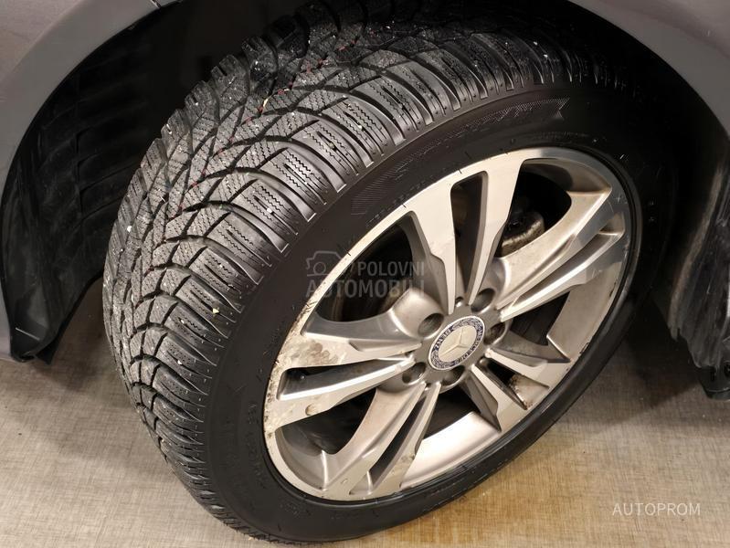 Mercedes Benz E 220 cdi 132000kim