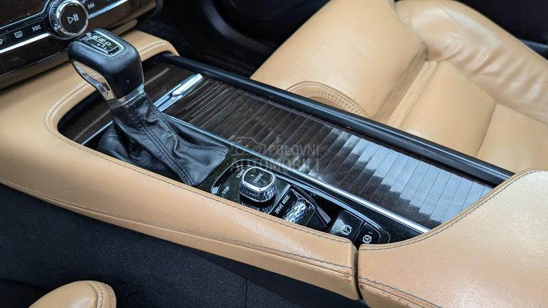 Volvo XC90 2.0 D5 /F-U-L/