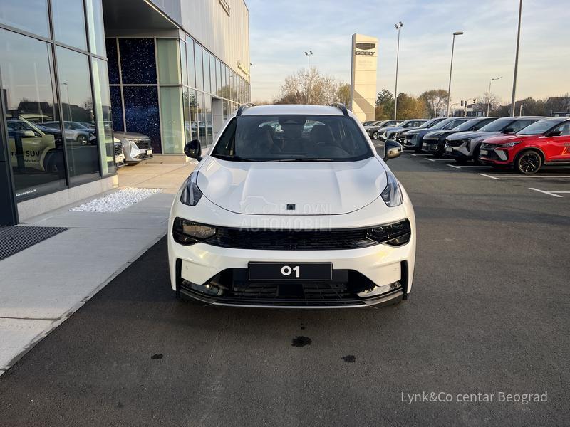 Lynk & Co 01 CORE