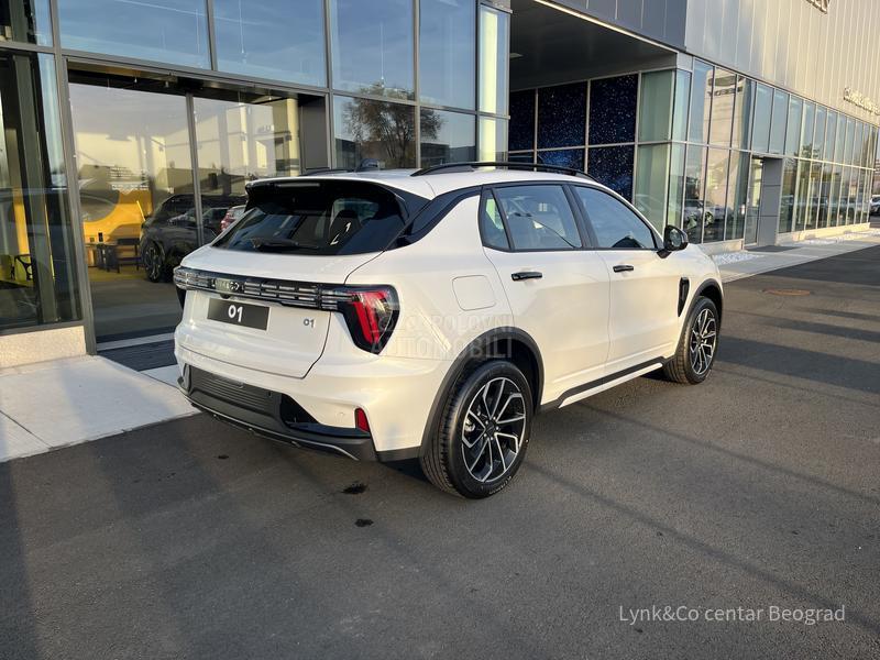 Lynk & Co 01 CORE