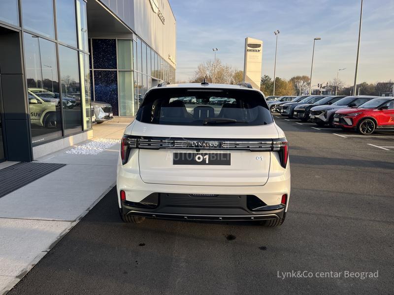 Lynk & Co 01 CORE