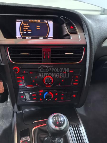 Audi A4 1.8TFS 2010. god. -  kompletan auto u delovima