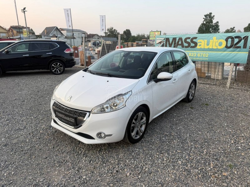 Peugeot 208 1.2 b