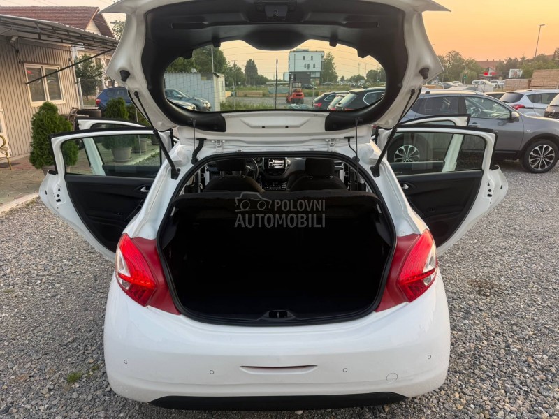 Peugeot 208 1.2 b