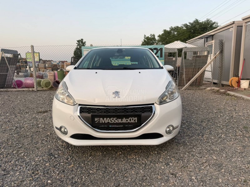 Peugeot 208 1.2 b