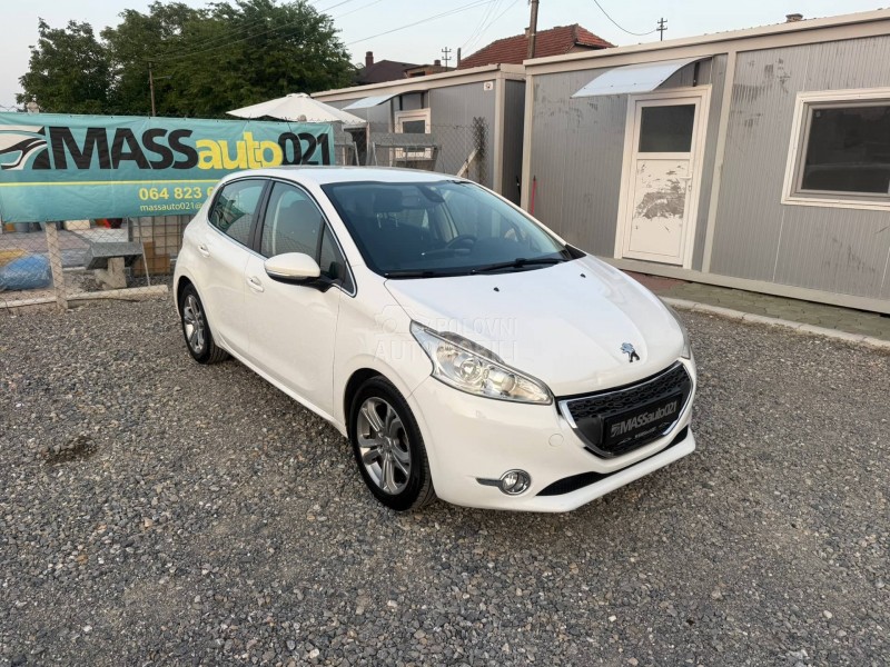 Peugeot 208 1.2 b