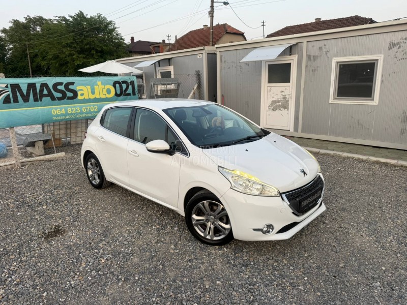 Peugeot 208 1.2 b