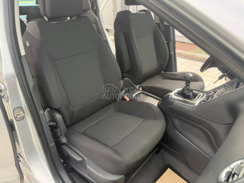 Peugeot 5008 1.6 HDi